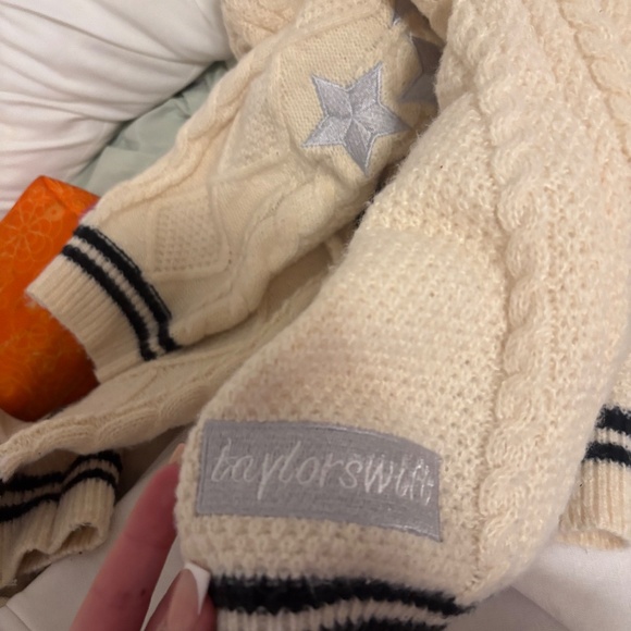Taylor Swift Folklore Cardigan - Picture 2 of 3